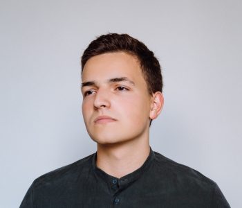 alex-suprun-ZHvM3XIOHoE-unsplash-min